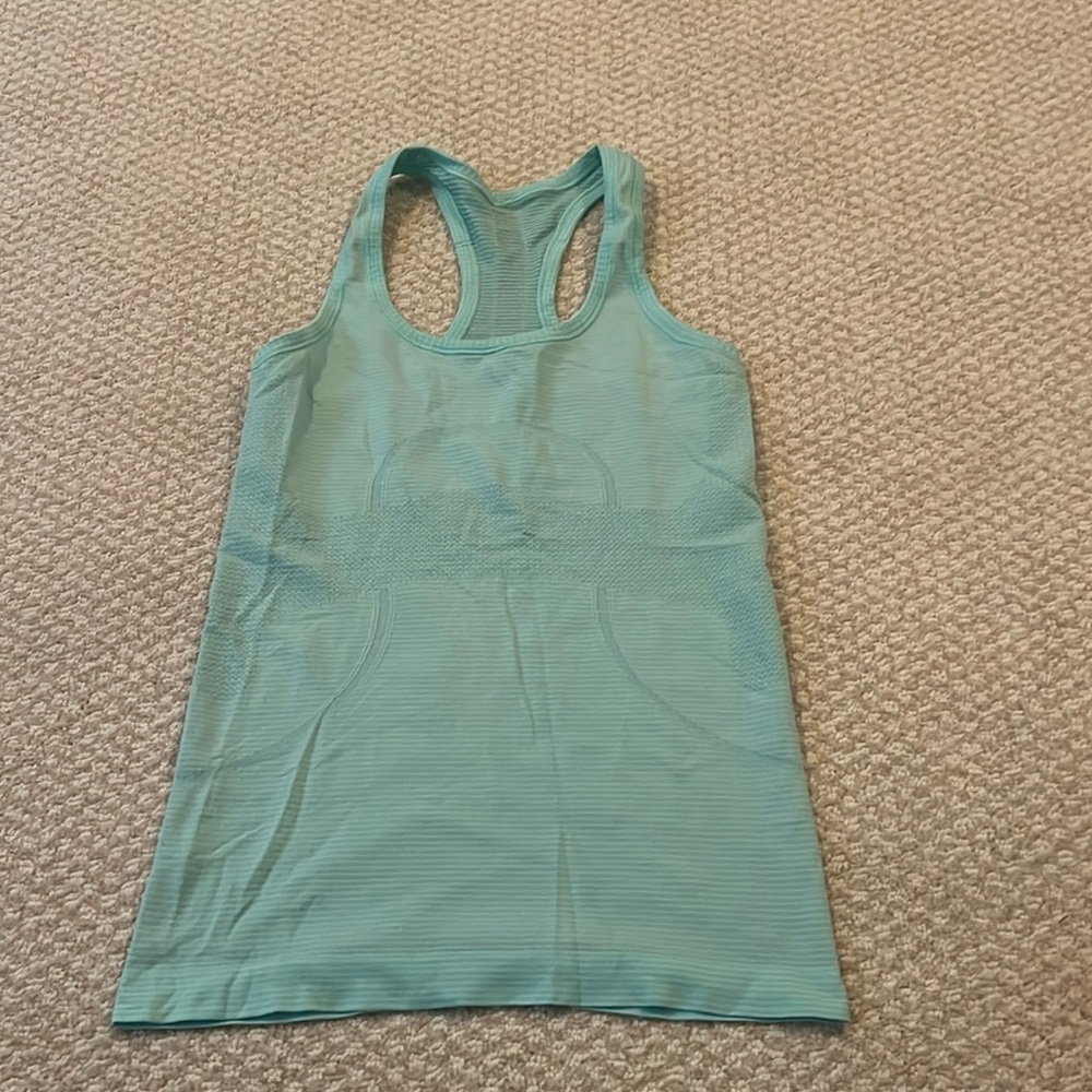lululemon size 4 tank